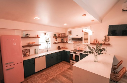 Ironton Apartment | Pickleball Cafe & Micro Hotel