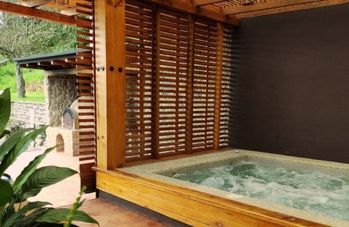 Putuchi Villa | Picotacucho charming villa with jacuzzi and turkish - 16 PAX - 15 min from downtown.