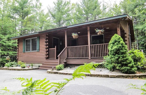 Town Hill Cabin | Picture Perfect Bar Harbor Log Cabin Minutes From Downtown & Acadia Natl Park