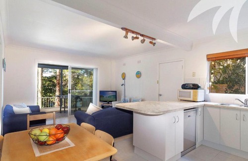 Elizabeth Beach Apartment | Picture perfect Lizzie Palms 2