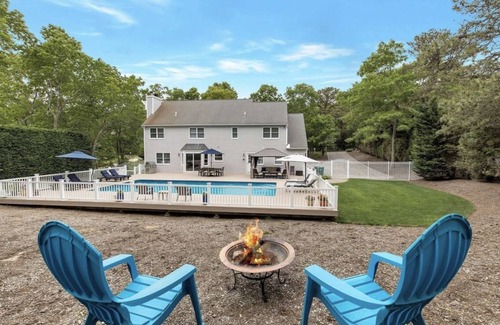 Hampton Bays Villa | Picturesque 5 Bedroom Hamptons Villa with pool 3 min from beach
