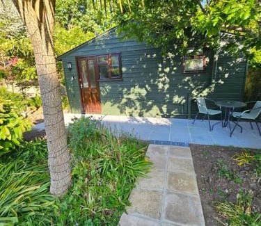 Camborne Apartment | Picturesque Cabin in Cornwall