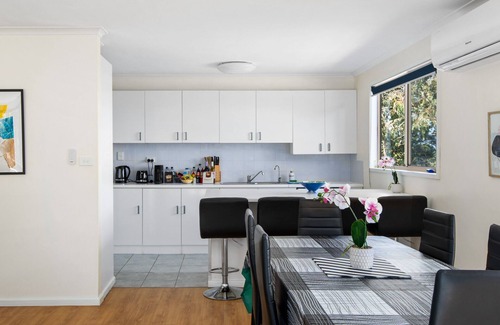 Loch Sport House | Picturesque Lakeside Getaway: Views, Beach, Park