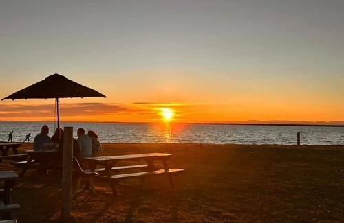 Loch Sport House | Picturesque Lakeside Getaway: Views, Beach, Park