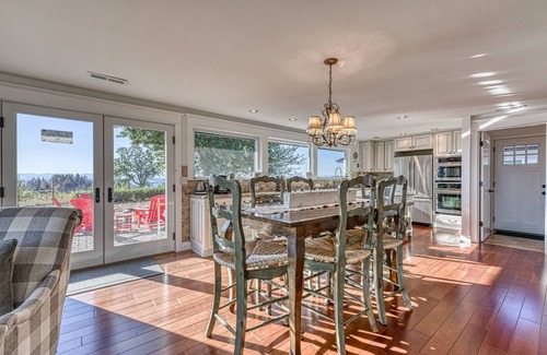 Newberg House | Picturesque Panoramic Vineyard Views From Home and Hot Tub, Pet Friendly, Private, Fire-Pit, BBQ