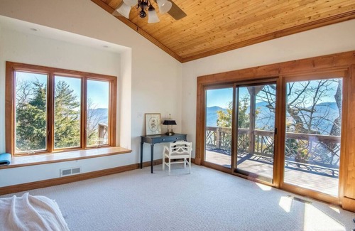 Sapphire House | Picturesque views of Sapphire and Lonesome Valley