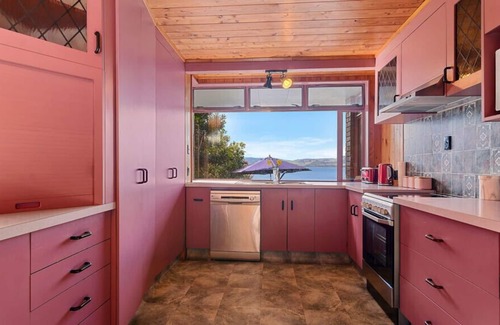 Kawaha Point Cottage | Piece of Paradise - Kawaha Point Holiday Home