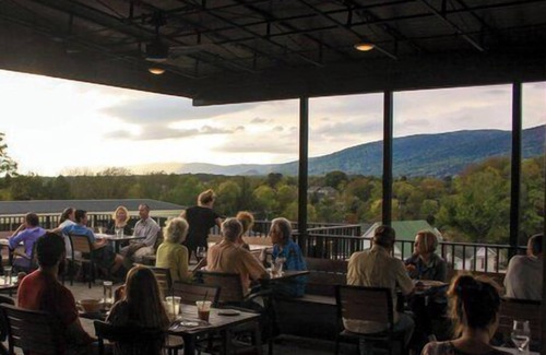 Crozet Apartment | Piedmont Place 402 | Lux Vineyard & Brewery Getaway in the Heart of Crozet | Pet Friendly