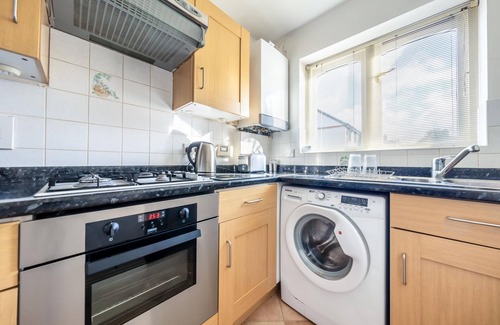 Maidenhead Apartment | Pierocks Wickets Luxury Entire House, Free Parking and Wi-fi in Maidenhead