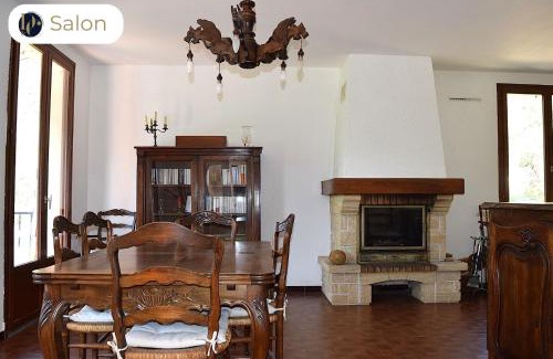 Saint-Julien House | Pierres du Sud, dans les collines près des lacs