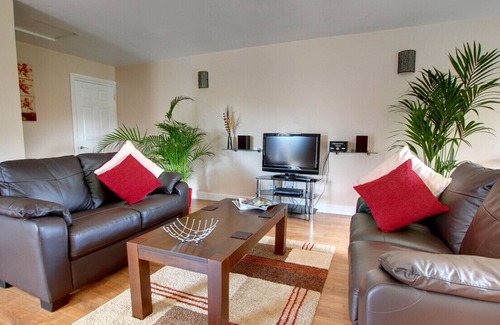 Lingwood House | Piglets - One Bedroom House, Sleeps 2