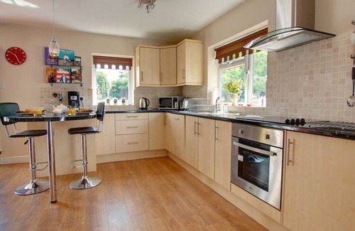 Lingwood House | Piglets - One Bedroom House, Sleeps 2