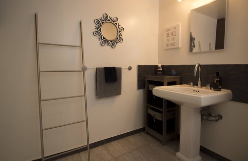 La Riviere-du-Nord Regional County Municipality Apartment | Pignon sur rue! Fast WIFI, FREE Parking