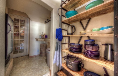 Colorado Springs House | Pike's Peak Villa ~Old Downtown Shopping ~ Views ~ Perfect Location