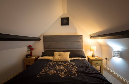 Taunton Cottage | Pikes Barn - a barn that sleeps 4 guests in 1 bedroom