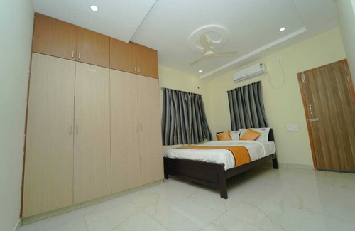 Tirupati Apartment | Pinaka Homestay, A charming 2-bedroom flat with AC, WiFi in pleasant Tirupati