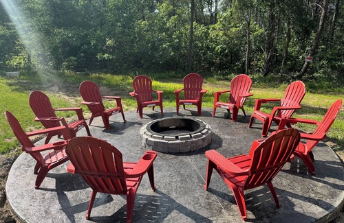 Wisconsin Dells House | Pine Acres- 6-bedroom, 4-bathroom home on 5 acres in rural Wisconsin Dells