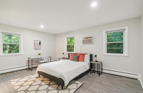 Newark Apartment | Pine Brook 808 I Your Newark Retreat I Pool & Gym
