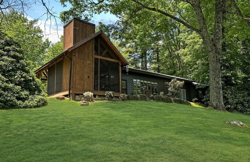 Highlands Hills Cabin | Pine Cone Cottage | Gorgeous Mountain Cottage with Screened in Porch & Outdoor Fireplace
