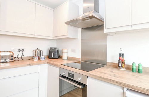 Beccles Cottage | PINE COTTAGE, pet friendly, country holiday cottage in Wrentham
