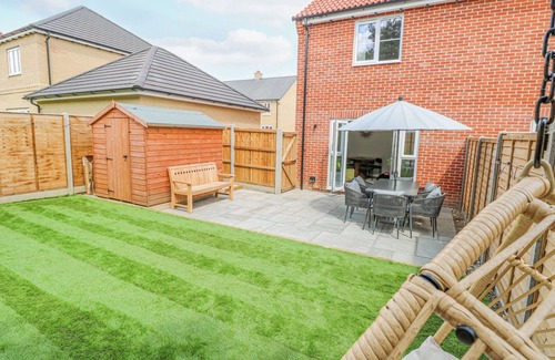Beccles Cottage | PINE COTTAGE, pet friendly, country holiday cottage in Wrentham