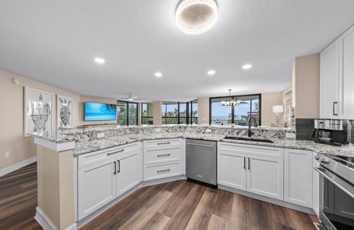 Sanibel Condo | Pine Cove #101 is a 3/2 beachfront Sanibel vacation rental condo