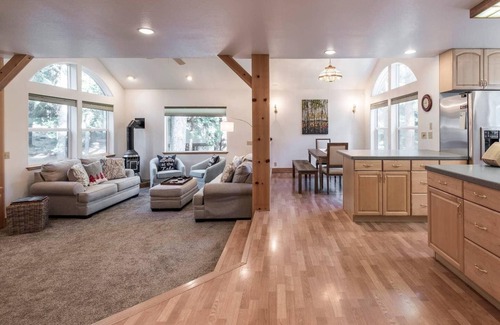 Ridgewood Cabin | Pine in the Woods | Luxury with a Game Room