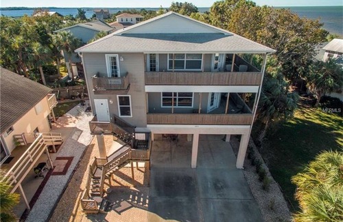 Pine Island House | Pine island - Weeki Wachee Ocean View Home- Walk to Beach on secluded island