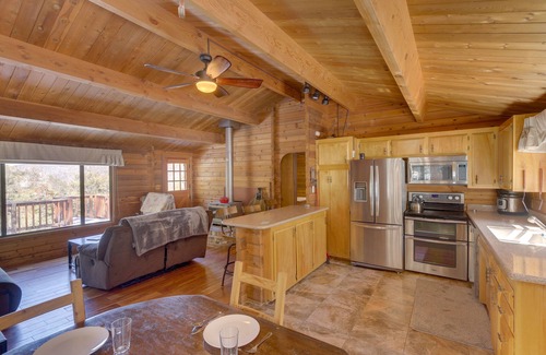 Pine Mountain Club Cabin | Pine Mountain Club Cabin Rental w/Pool Access!