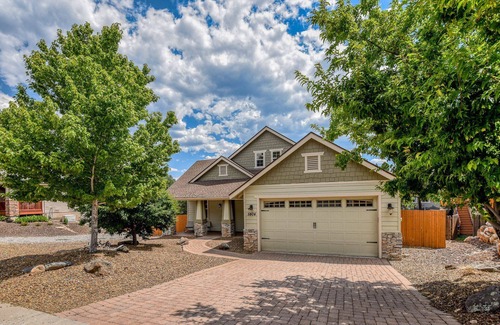 Ponderosa Trails House | Pine Mountain Trail | Pool Table | Dog & Family Fun in Flagstaff