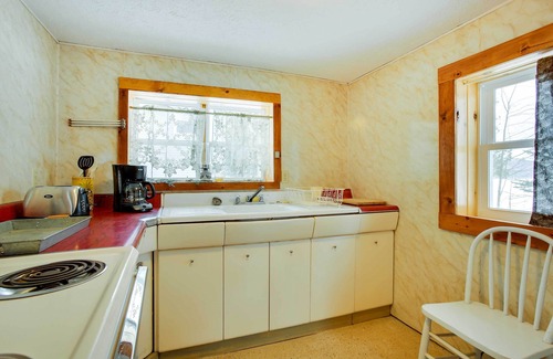Interlochen Cabin | Pine Ridge Resort Cabin on Bass Lake w/Dock!