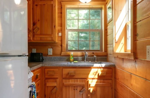 Wellsboro House | Pine Ridge Cabin: an all-seasons Wellsboro getaway