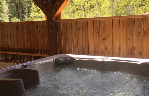 Salt Lake Mountain Resorts Cabin | PINE TREE CABIN