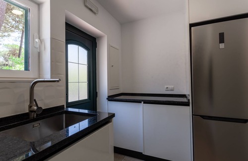 Praia das Macas House | Pine Tree Garden House at Azenhas do Mar - Beaches and Sintra