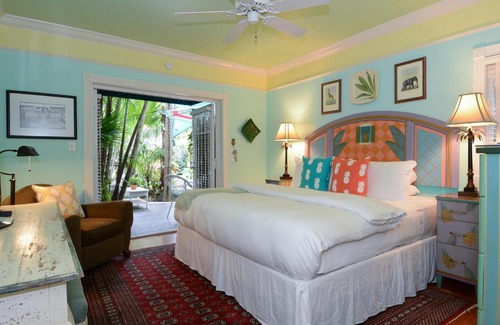 Victoria Park Resort | Pineapple Point Guesthouse & Resort - Gay Men's Resort