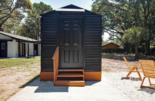 Tampa Cabin | PineCone Cabin Getaway near Natl Park