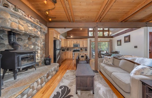 Dorrington Cabin | Pinecone Peak-Updated Cabin with Huge Recreation Room and Flat Level Driveway!