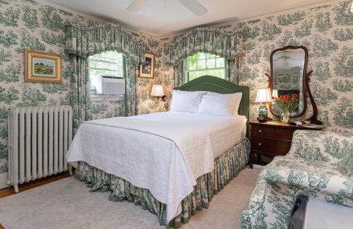 Historic Montford Bed & Breakfast | Pinecrest Bed & Breakfast