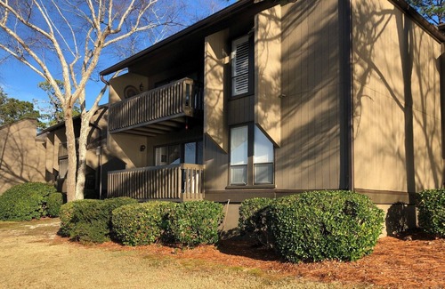 Pinehurst Condo | Pinehurst Lakeview 2BR First Level Condo - Waterfront and Pool!
