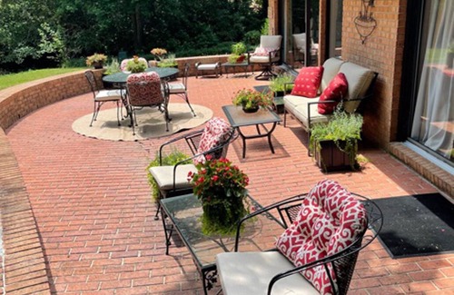 Pinehurst House | Pinehurst Pond House Charming Waterfront gated Golf course US Open 1/4 m away