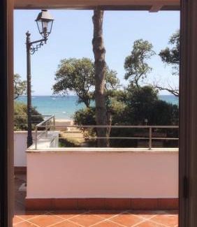 Latina Lido Apartment | PINETA BLU, Villa sul mare con due appartamenti indipendenti tra Terracina e Sperlonga