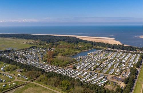 Wells-next-the-Sea Cabin | Pinewoods Saltmarsh Lodge no.1 sleeps 6 – no dogs