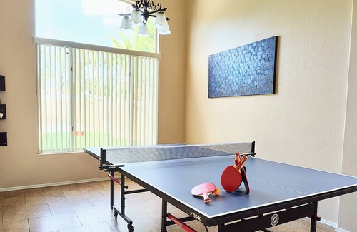 Chandler Villa | Ping Pong! Private Pool! Mini Shuffleboard! Grass!