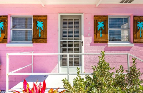 Downtown Dunedin House | Pink Flamingo | Dunedin Vacation Rental