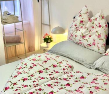 Bregenz Apartment | Pink Sissi Hideaway mit Seeblick