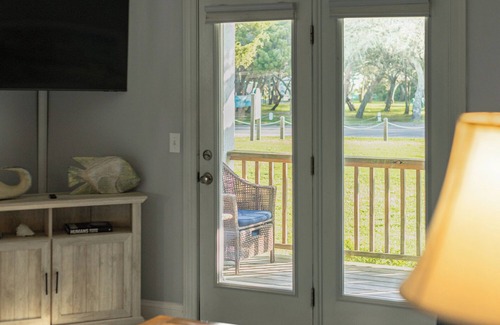 Ocracoke Condo | Pipe Dream: Condo with pool access. Centrally located.