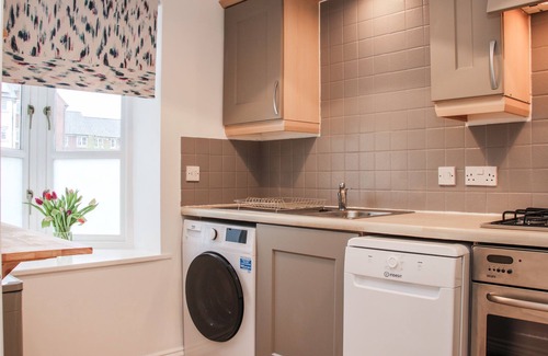 Shrewsbury House | PIPPIN'S PLACE, pet friendly, with a garden in Shrewsbury