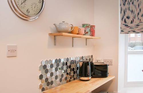 Shrewsbury House | PIPPIN'S PLACE, pet friendly, with a garden in Shrewsbury