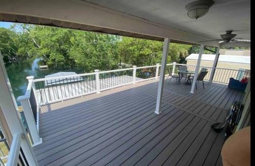 Weeki Wachee Gardens House | Pirate's Cove - Waterfront - Weeki Wachee River Access with Paddlecraft!