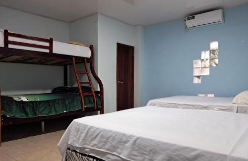 Puerto Lopez House | PiscinaCascolHostal